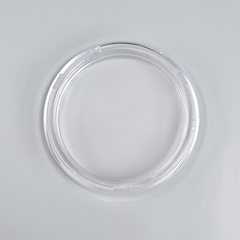 Lavorazione di accessori in plastica